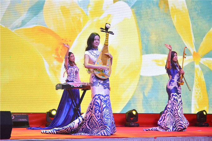 民樂(lè).jpg